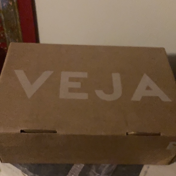 Vera V-10 tennis shoes BRAND NEW - Picture 6 of 8